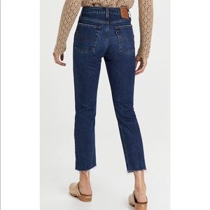 LEVI’s wedgie straight jean 33 (salsa roll)